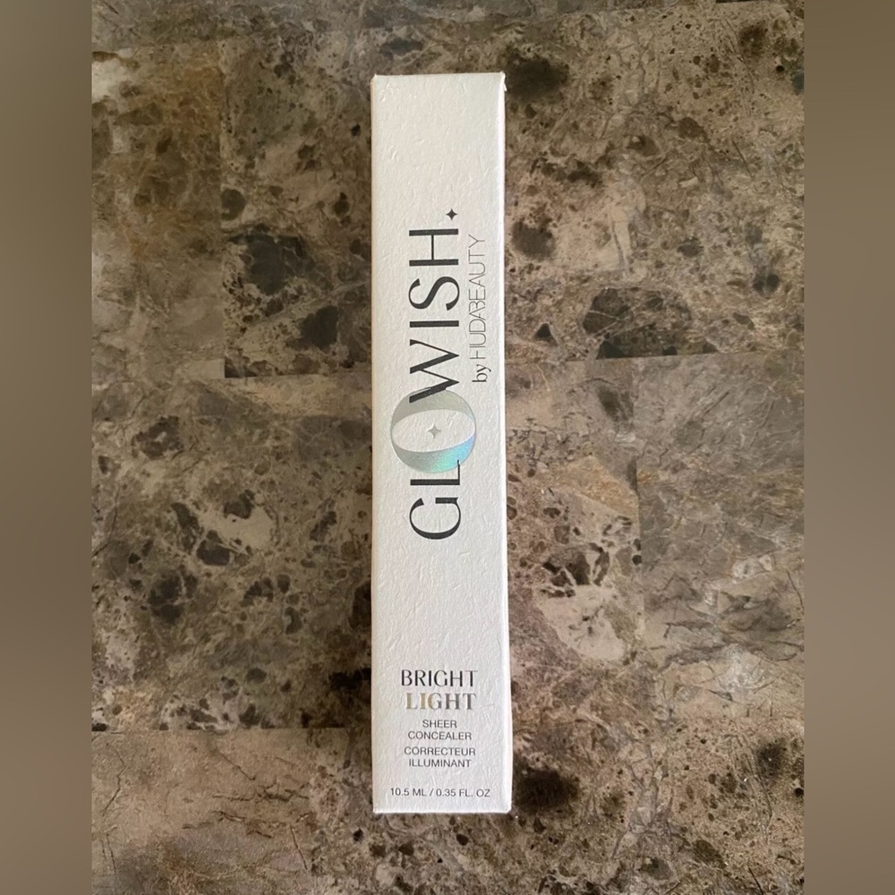Glowish by Huda Beauty Bright Light Sheer Concealer (10 - Deep Tan) 10.5ml NIB